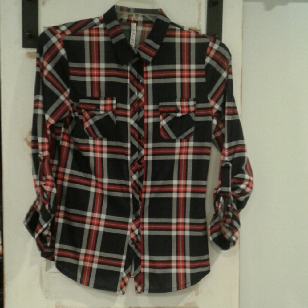 Plaid long sleeve nylon button up
